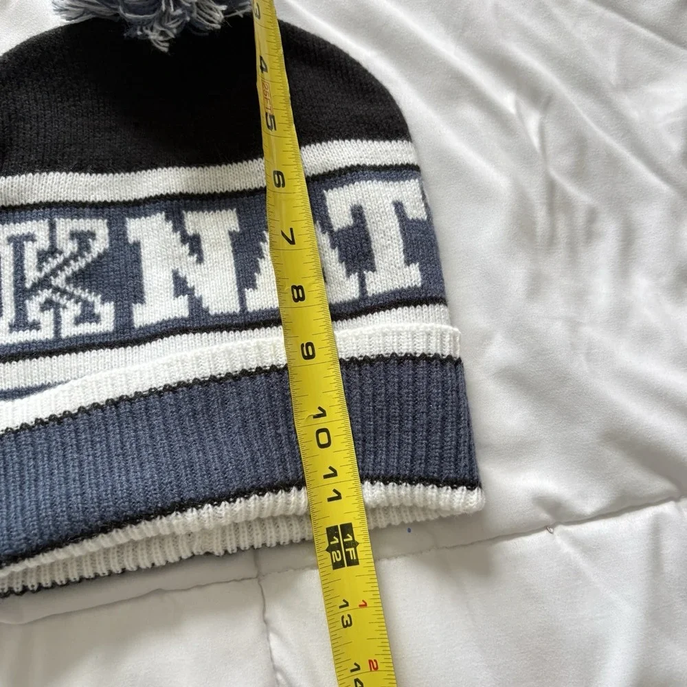 Victoria's Secret‎ Women's Gray Black Striped Beanie Pom Hat One Size Comfort